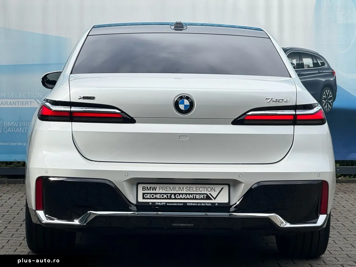 BMW 740d xDrive M Sport PanoSky B&W AHK St-Hzg 21