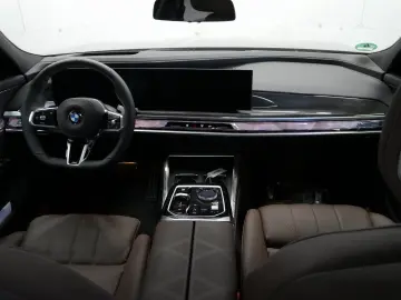 BMW 740d xDrive M-Sport Iconic Glow Live Cockpit Wir