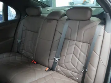 BMW 740d xDrive M-Sport Iconic Glow Live Cockpit Wir