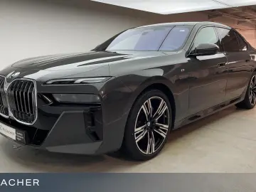 BMW 740d A xDrive M-Sport SkyLou AHK DAProf Autom