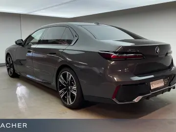BMW 740d A xDrive M-Sport SkyLou AHK DAProf Autom