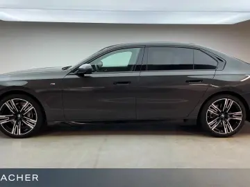 BMW 740d A xDrive M-Sport SkyLou AHK DAProf Autom