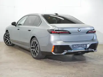 BMW 740d xdrive M Sport SkyLounge PAProf Massage 21
