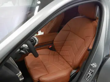 BMW 740d xdrive M Sport SkyLounge PAProf Massage 21