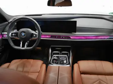 BMW 740d xdrive M Sport SkyLounge PAProf Massage 21