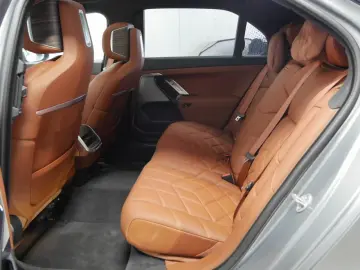 BMW 740d xdrive M Sport SkyLounge PAProf Massage 21