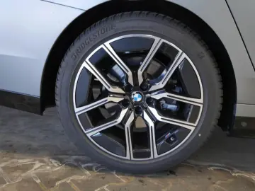 BMW 740d xdrive M Sport SkyLounge PAProf Massage 21