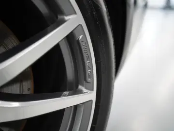 MERCEDES-BENZ SL 43 AMG - MODELL 2025