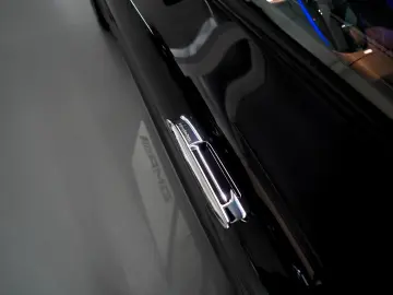 MERCEDES-BENZ SL 43 AMG - MODELL 2025