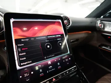 MERCEDES-BENZ SL 43 AMG - MODELL 2025