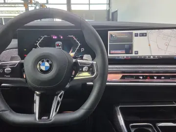 BMW 740d xDrive M Sport Pro B&W Massage Sitzlüftung
