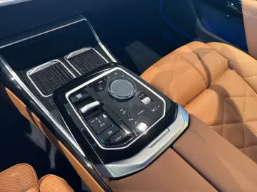 BMW 740d xDrive Limousine 360  STANDHZ HEAD-UP PANO
