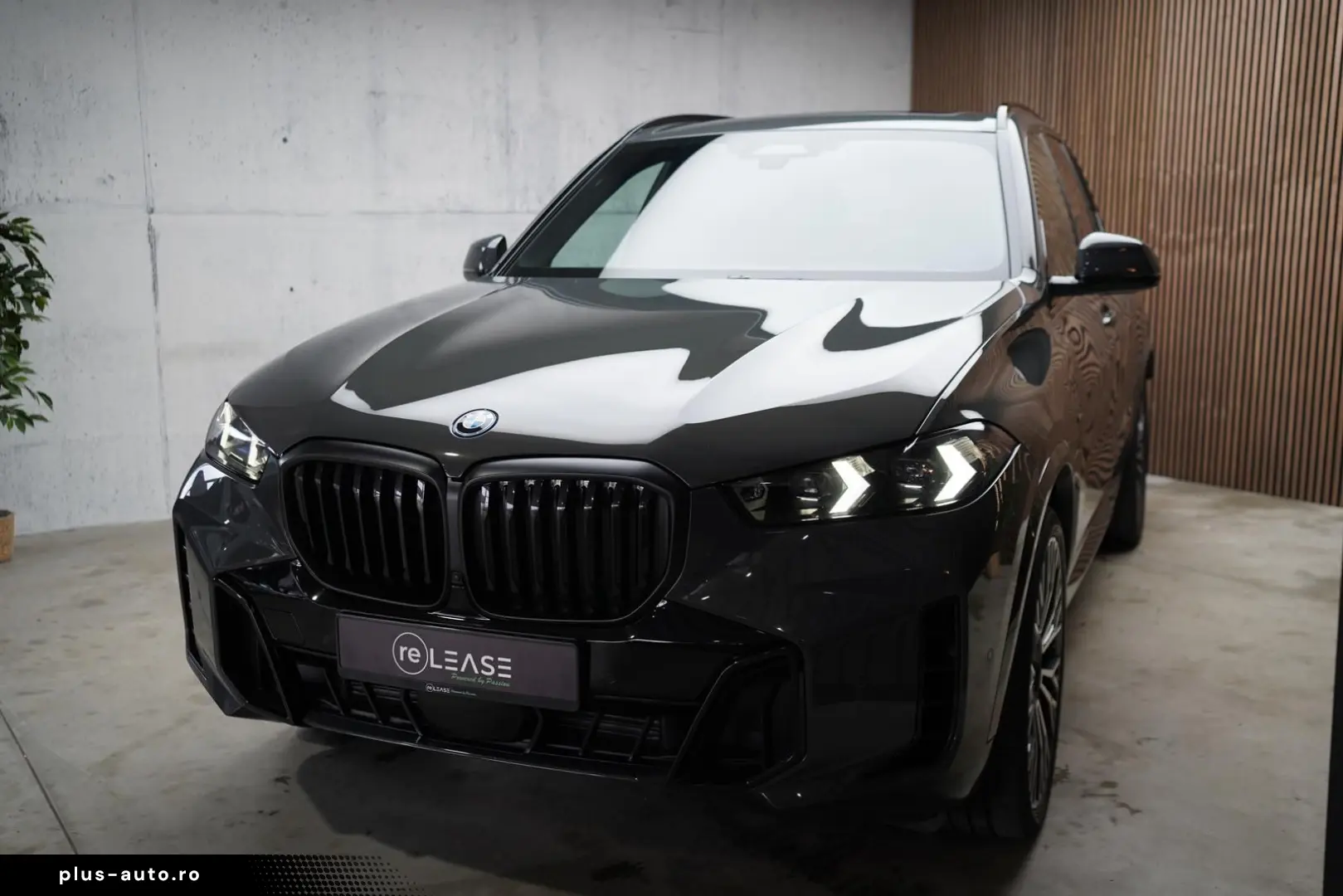 BMW X5 xDrive 50e M-Sport   Individual   B&W   HuD