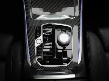BMW X5 xDrive 50e M-Sport   Individual   B&W   HuD