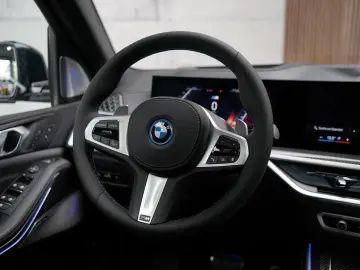 BMW X5 xDrive 50e M-Sport   Individual   B&W   HuD