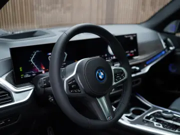 BMW X5 xDrive 50e M-Sport   Individual   B&W   HuD
