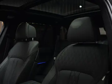 BMW X5 xDrive 50e M-Sport   Individual   B&W   HuD