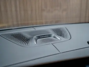 BMW X5 xDrive 50e M-Sport   Individual   B&W   HuD