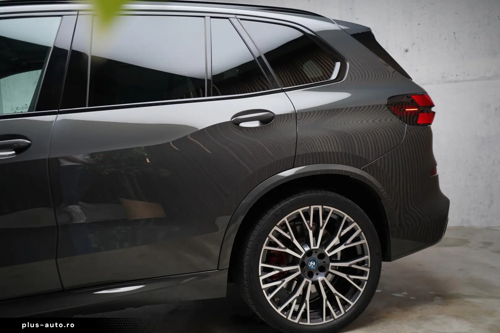BMW X5 xDrive 50e M-Sport   Individual   B&W   HuD