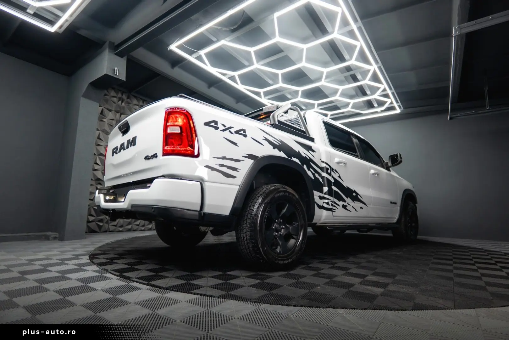 DODGE RAM 3.6 V6 MY 25 Offroad Night-Paket ACC LED