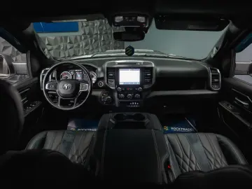 DODGE RAM 3.6 V6 MY 25 Offroad Night-Paket ACC LED