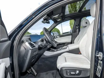 BMW X5 M60i xDrive M Sport HUD PANO 360