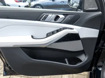 BMW X5 M60i xDrive M Sport HUD PANO 360