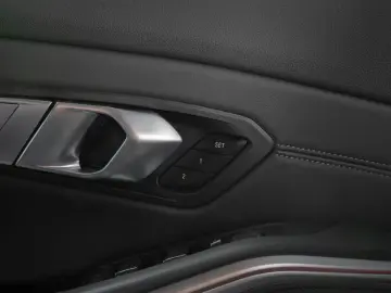 BMW M3 Competition xDrive Touring   CARBON LASER