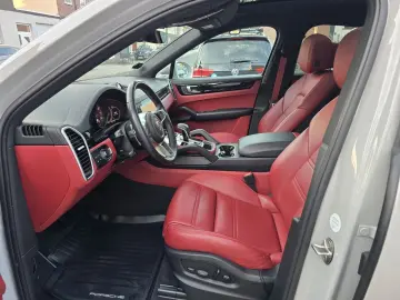PORSCHE Cayenne Coupe Platinum Edition HUD PANO 360