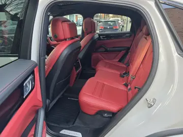 PORSCHE Cayenne Coupe Platinum Edition HUD PANO 360