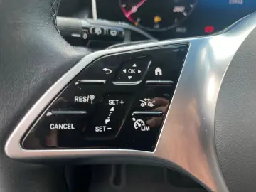 MERCEDES-BENZ GLC 300 e 4M Avantgarde Kamera LED
