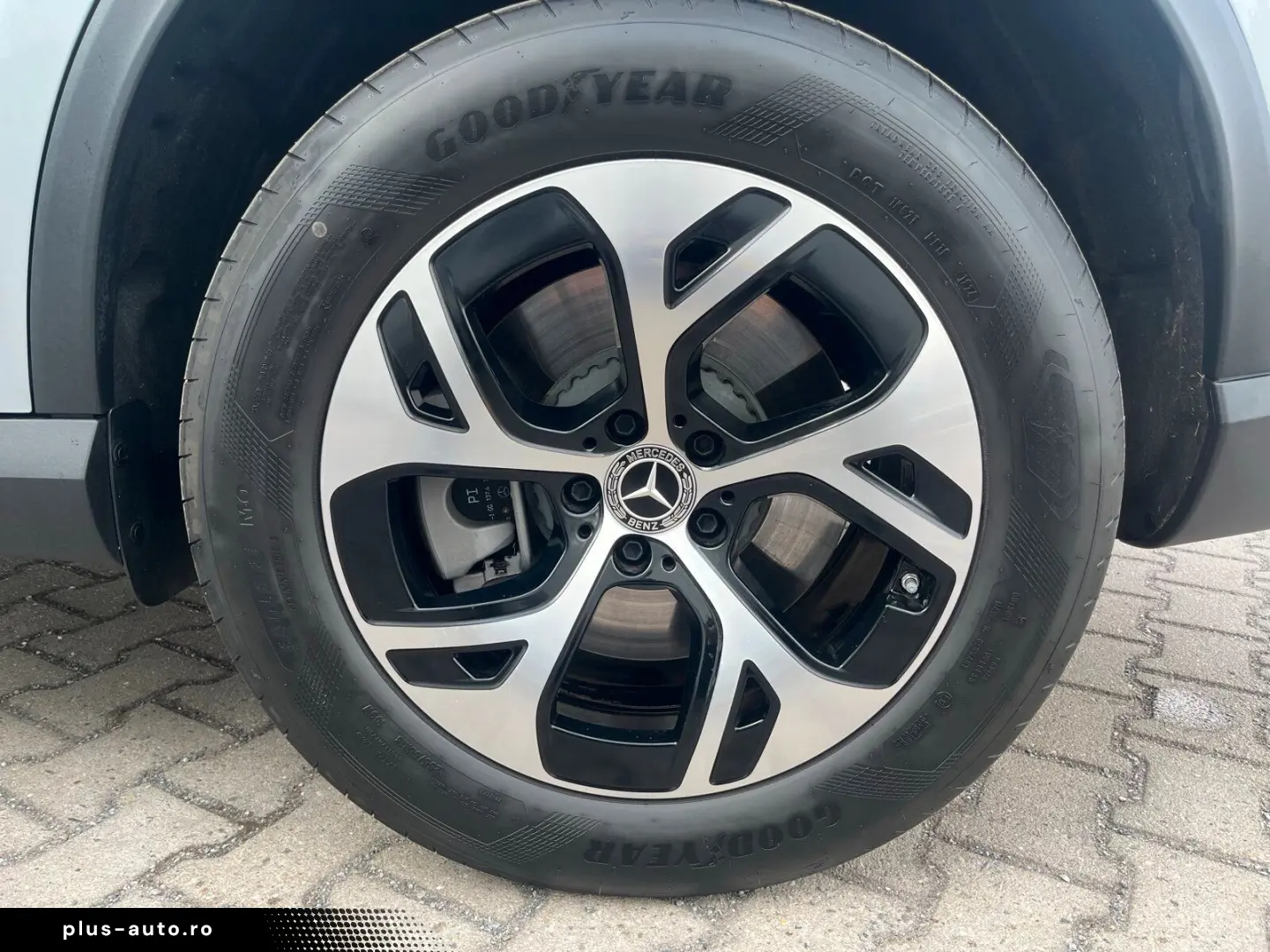 MERCEDES-BENZ GLC 300 e 4M Avantgarde Kamera LED