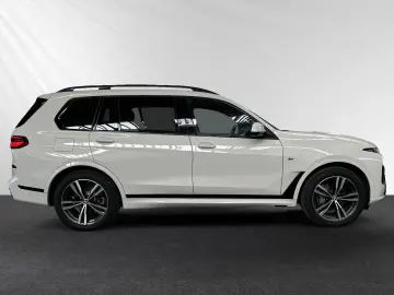 BMW X7 xDrive40i M Sport AHK Pano Autobahnass.