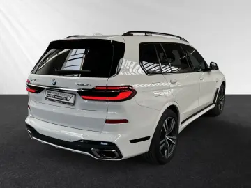BMW X7 xDrive40i M Sport AHK Pano Autobahnass.