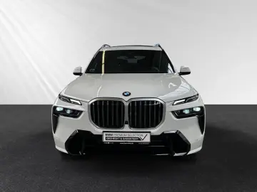 BMW X7 xDrive40i M Sport AHK Pano Autobahnass.