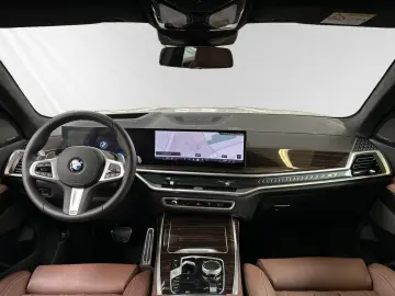 BMW X7 xDrive40i M Sport AHK Pano Autobahnass.