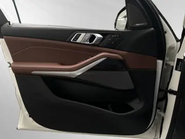 BMW X7 xDrive40i M Sport AHK Pano Autobahnass.