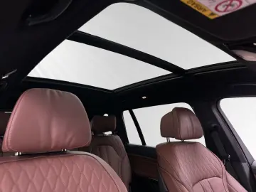 BMW X7 xDrive40i M Sport AHK Pano Autobahnass.