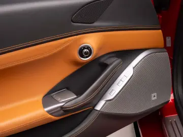 Ferrari Portofino JBL  Passenger Display R20