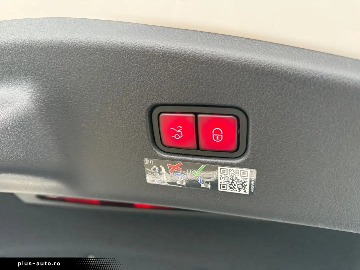 MERCEDES-BENZ CLE 300 4M Coupé AMG Night Pano HUD Le&hellip;