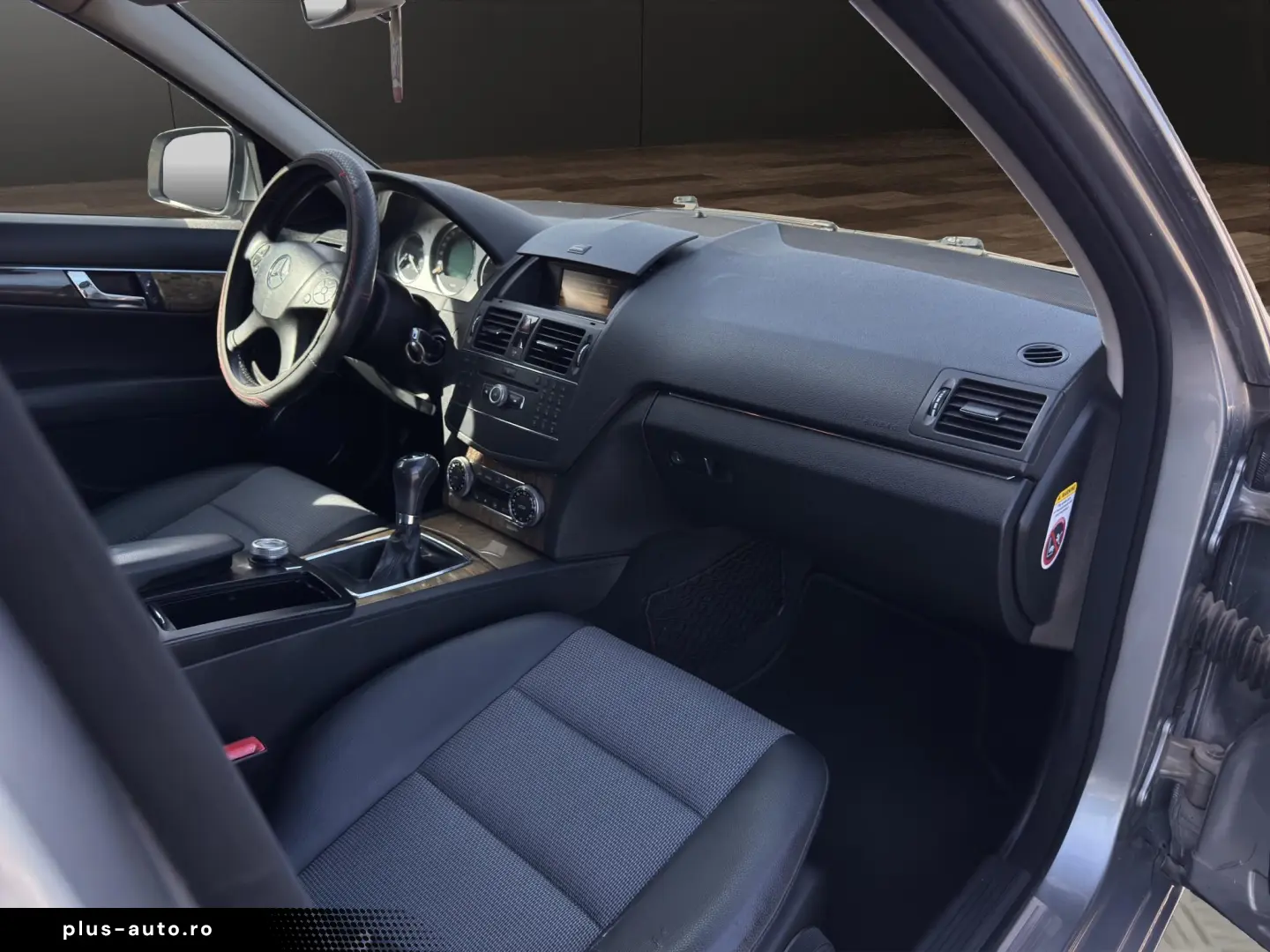 Mercedes-Benz C200 - Km. certificati! Rate fara avans!