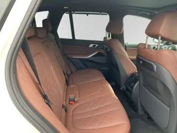 BMW X5 xDrive50e M Sport AHK Pano
