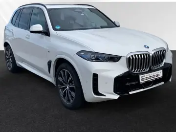 BMW X5 xDrive50e M Sport AHK Pano