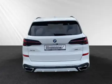 BMW X5 xDrive50e M Sport AHK Pano