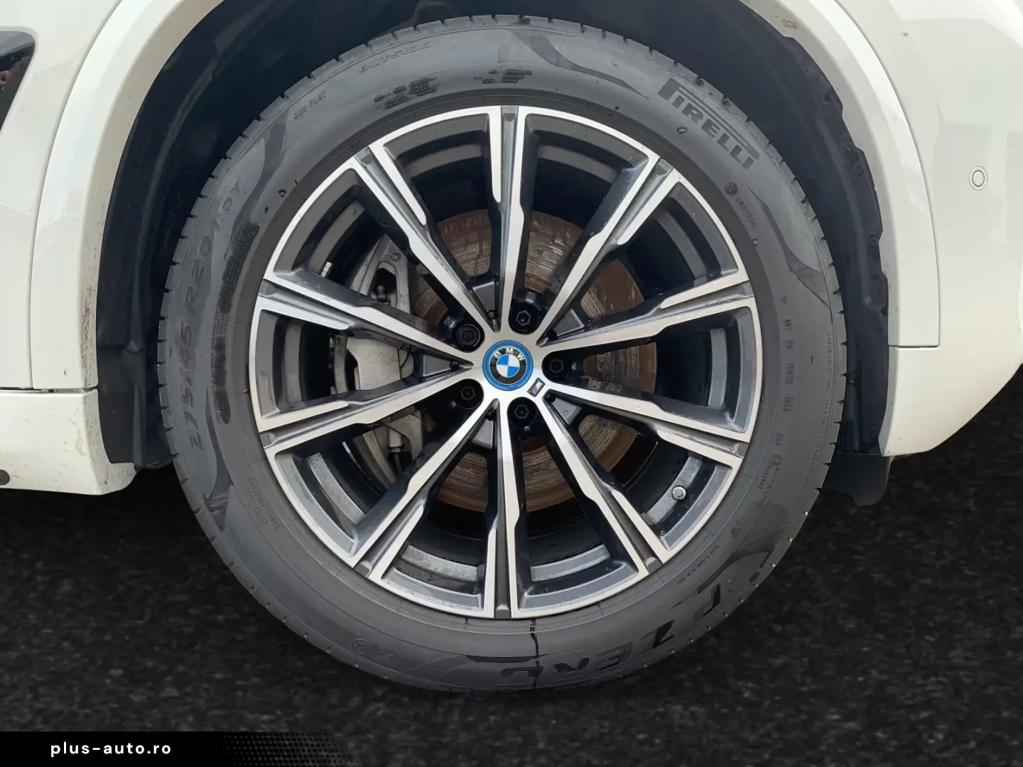 BMW X5 xDrive50e M Sport AHK Pano