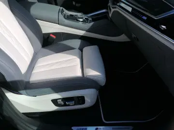 BMW X6 M60 xDrive M Sportpaket Pro HuD AHK Carbon