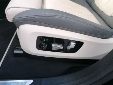 BMW X6 M60 xDrive M Sportpaket Pro HuD AHK Carbon