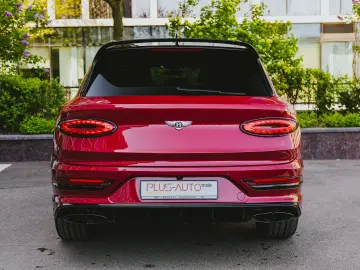 Bentley Bentayga Plug-in Hybrid