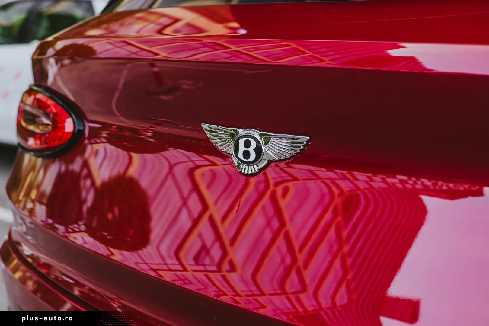 Bentley Bentayga Plug-in Hybrid