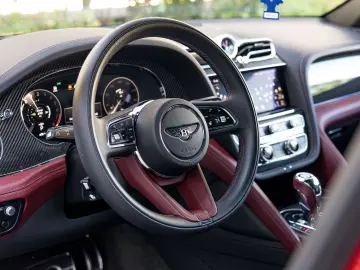 Bentley Bentayga Plug-in Hybrid